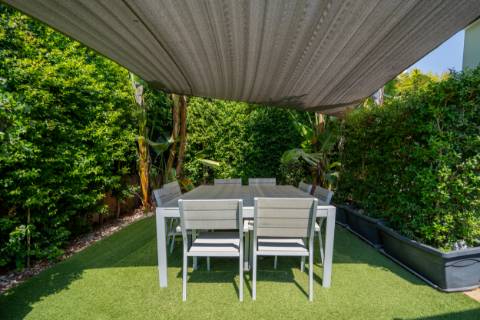 Moradia T4 Independente Renovada com Piscina e Jardim, a 5 Minutos de Faro