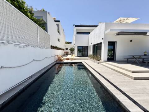 Moradia V4 com vista campo e piscina em Pechão - Olhão