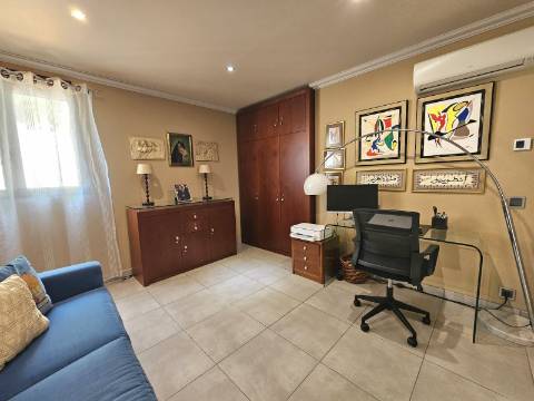 Excelente Oportunidade de Investimento em Almancil | Moradia com 4 Unidades Independentes e Piscina