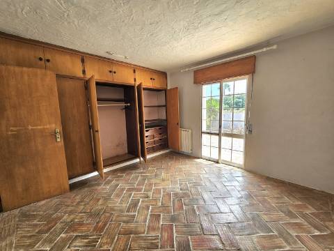 Excelente Oportunidade de Investimento em Almancil | Moradia com 4 Unidades Independentes e Piscina