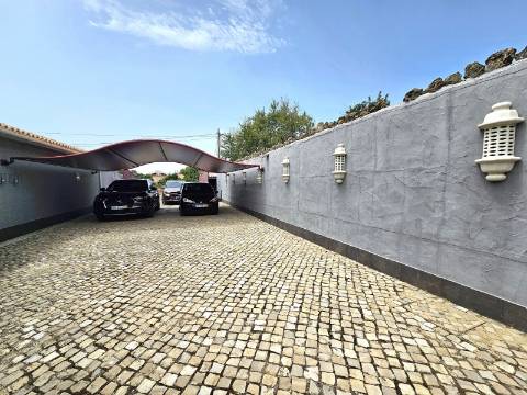 Excelente Oportunidade de Investimento em Almancil | Moradia com 4 Unidades Independentes e Piscina