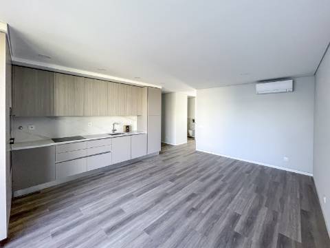Apartamento T2 Moderno em Almancil com Excelente Localização