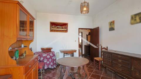 Apartamento T3 com Quintal e Anexo | Excelente...