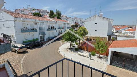 Apartamento T3 com Quintal e Anexo | Excelente...