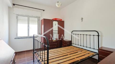 Apartamento T3 com Quintal e Anexo | Excelente...