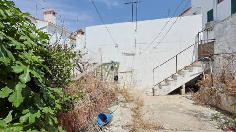 Apartamento T3 com Quintal e Anexo | Excelente...