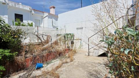 Apartamento T3 com Quintal e Anexo | Excelente...