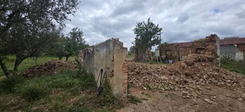 Propriedade com Ruína Única em Santa Margarida da Serra, Grândola - 19.5 Hectares com Ruína, PIP Aprovado para novas construções - Amplos e variados recursos Naturais!