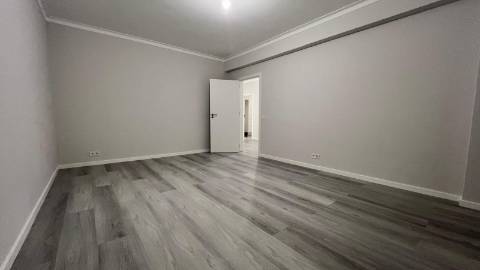 Remodelado a estrear | Portimão | T3 | 2 WC's | 2 varandas | Vista mar 